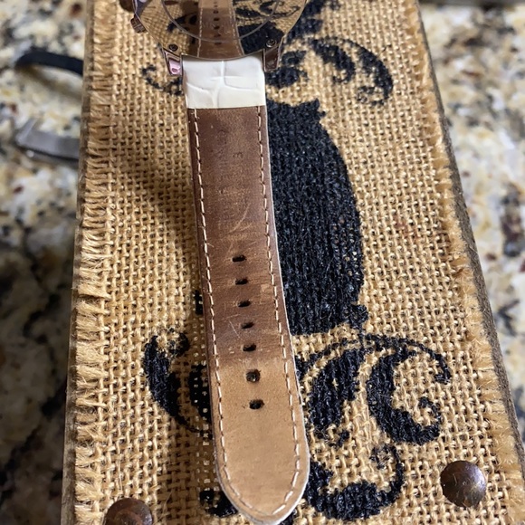 MICHAEL KORS Water Resistant Chronograph Watch w/New Battery - Picture 8 of 10